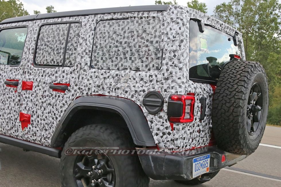 New Look at the 2018 JEEP JL