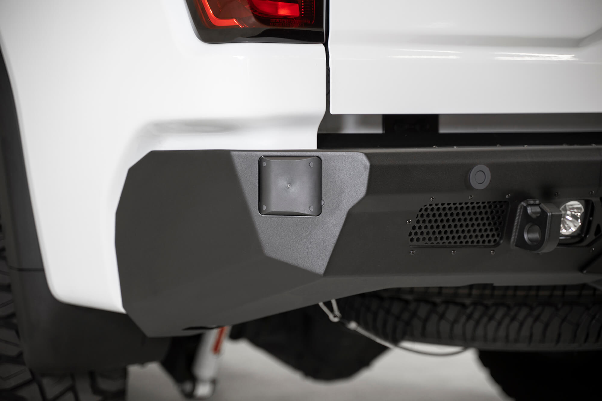 2020-GMC-2500-aftermarket-rear-bumper