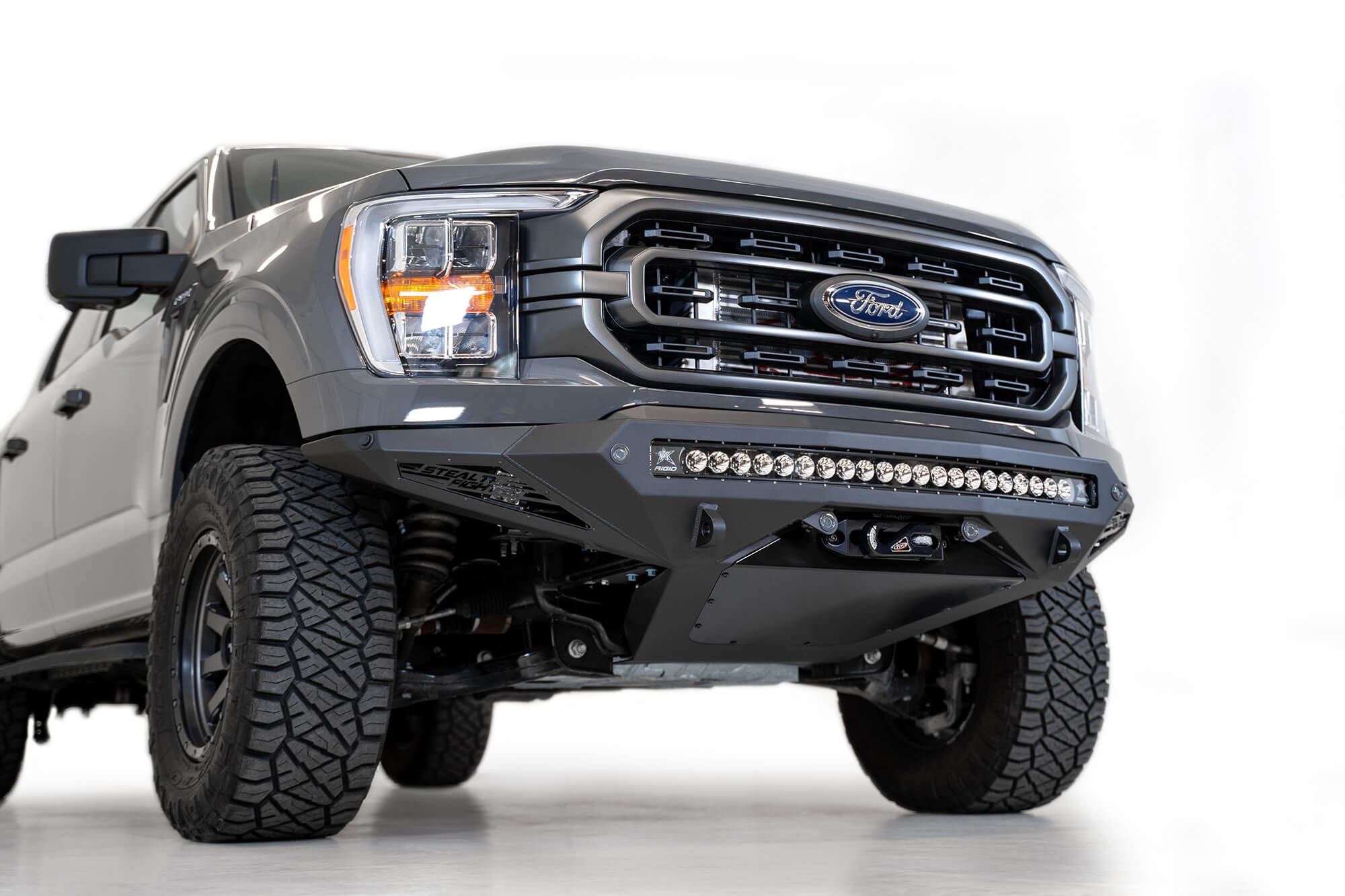 2021 Ford F150 aftermarket winch front bumper