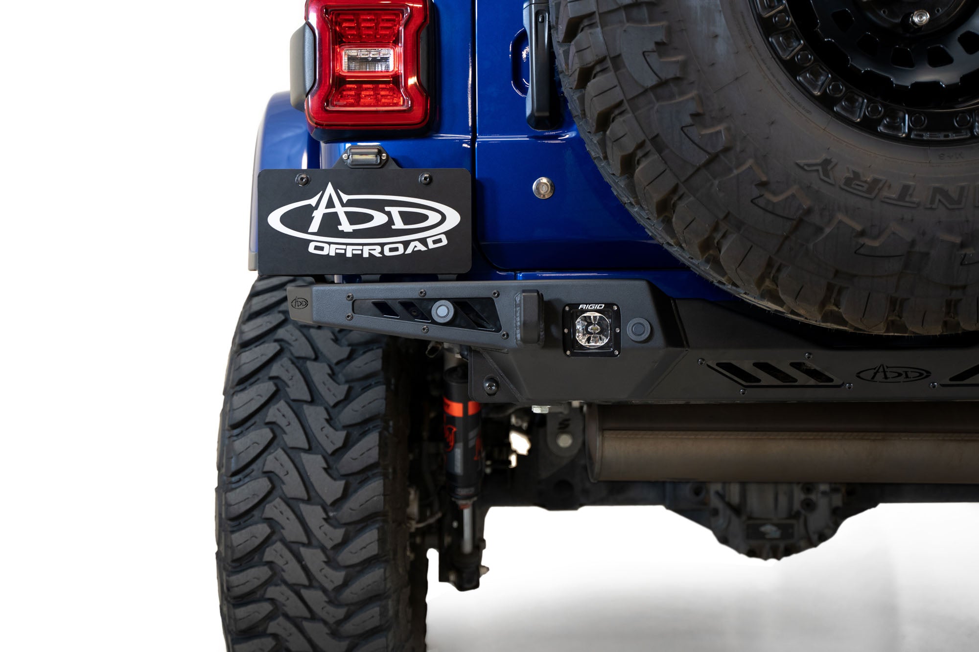 Light pod intalled on the Stealth Fighter Rear Bumper for the Jeep Wrangler JL