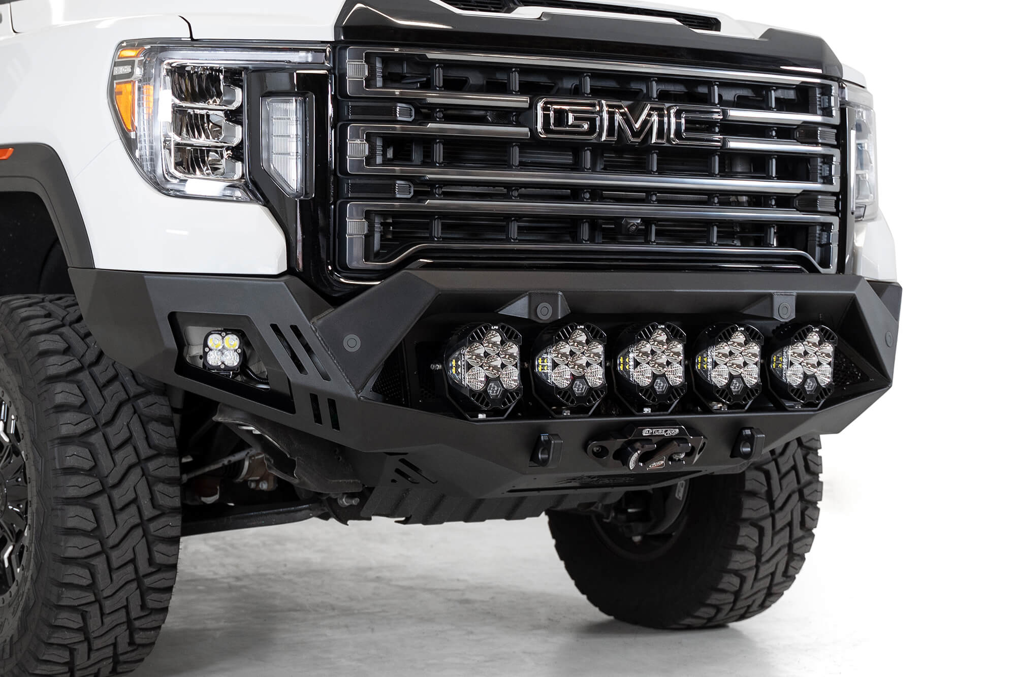 2020-2022-GMC-2500-front-bumper 